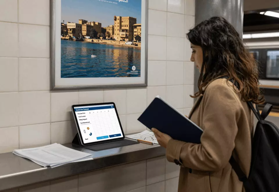 an Arab man in his early 30s choosing the next IELTS prep step online