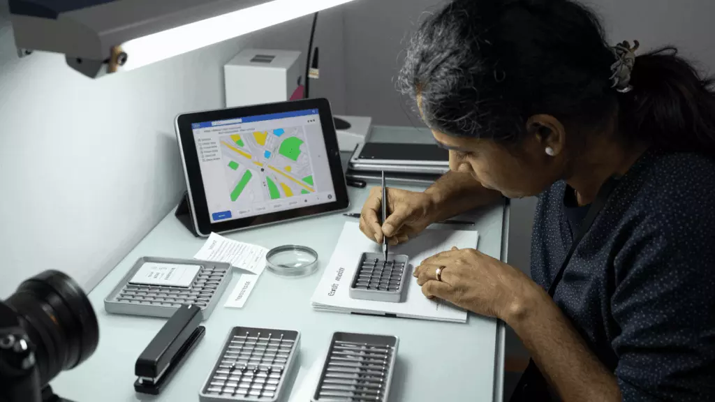 a Bangladeshi woman in her late 20s working through ওরিয়েন্ট