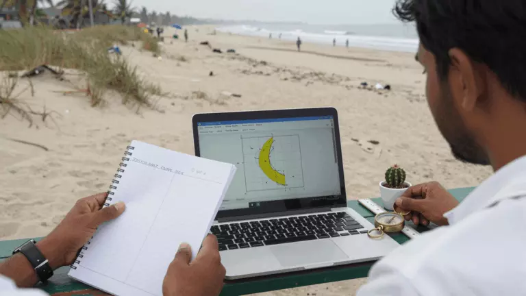 a Bangladeshi woman in her late 20s preparing online for IELTS ব্যান্ড 6.5 থেকে ব্যান্ড 7 স্টাডি প্ল্যান: কিভাবে লাস্ট হাফ ব্যান্ড ঠিক করবেন