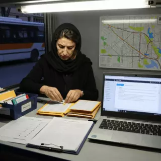 خط نوشتن آیلتس با یادداشتهای دریفت وظیفه علامتگذاری شده برای اصلاح