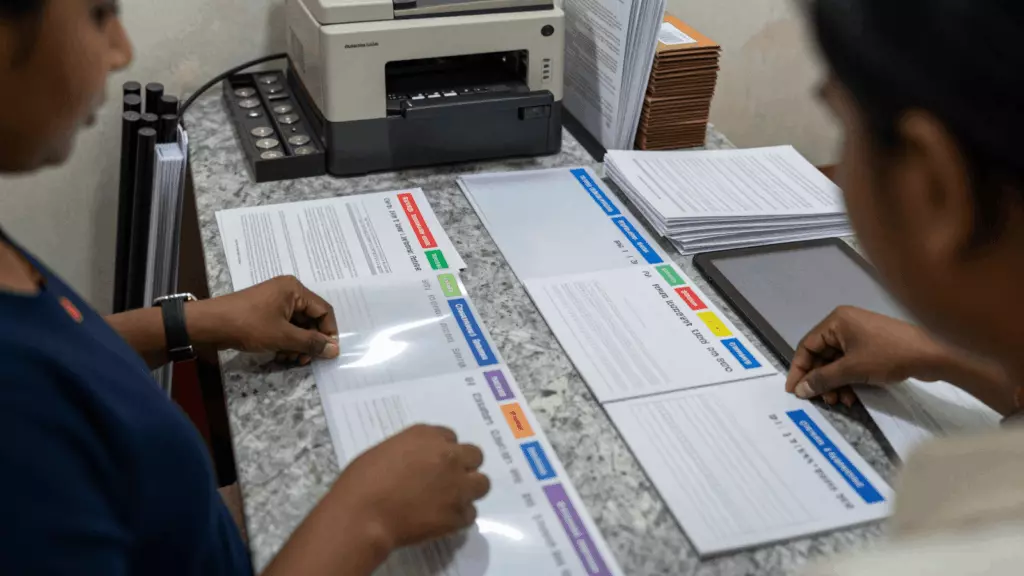 an Indian woman in her late 20s working through ओरिएंट