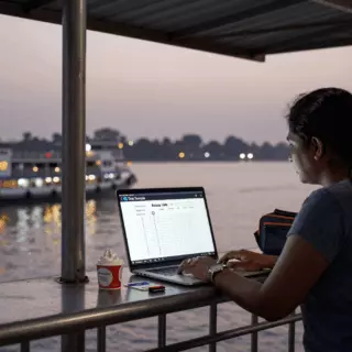 आईईएलटीएस शिक्षार्थी एक स्तरीय प्रवेश चेकलिस्ट पूरा कर रहे हैं