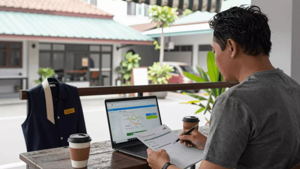 Pembelajar IELTS memulai kelas online gratis sebelum memilih kursus berbayar