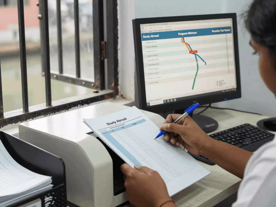 பல்கலைக்கழக சேர்க்கை ஆவணங்களுடன் கூடிய கல்வி IELTS ஆய்வுப் பொருட்கள்