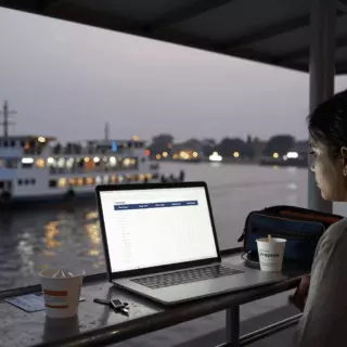 IELTS سیکھنے والا لیول انٹری چیک لسٹ مکمل کر رہا ہے۔
