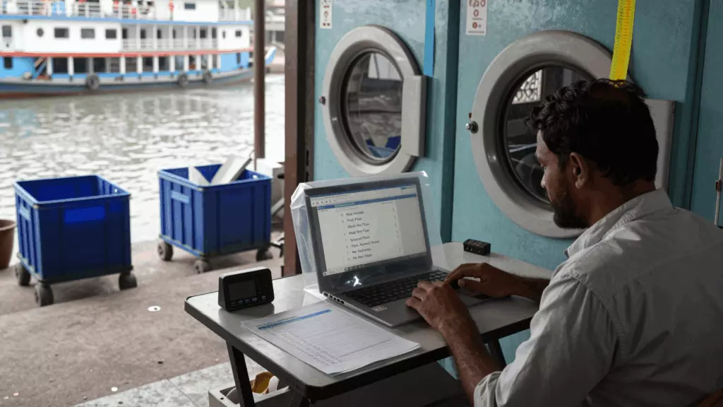 a Pakistani man in his late 20s working through مشق کریں۔