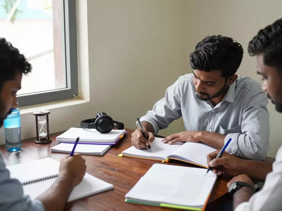 আইইএলটিএস টাস্ক 1 প্ল্যানিং শিট যা একাডেমিক চার্ট রাইটিং এবং জেনারেল ট্রেনিং লেটার লেখার তুলনা করে