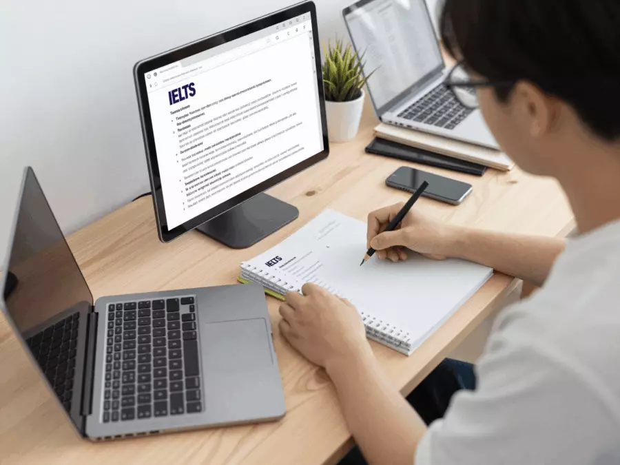 IELTS learner comparing Academic and General Training study routes