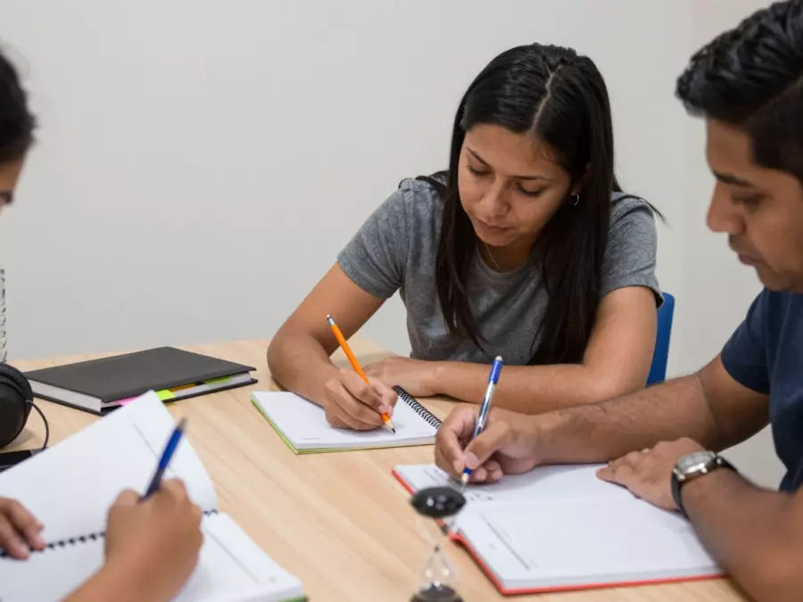 Práctica de lectura de capacitación general de IELTS con tipos de preguntas resaltados