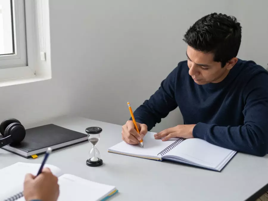 Tabla de planificación de puntajes IELTS con bandas objetivo y pisos de sección