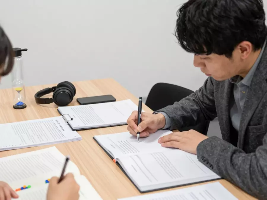 작업 1 데이터 메모 및 작업 2 인수 맵을 사용한 IELTS 학술 작문 계획