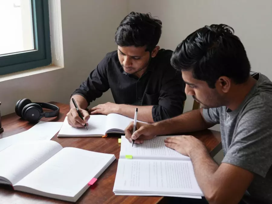 IELTS टास्क २ निबन्ध योजना थीसिस र शरीर अनुच्छेद जाँचको साथ