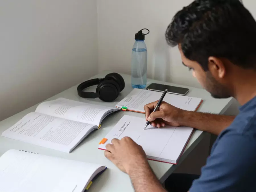 IELTS මොඩියුල ෆෝල්ඩර හතරක් සමතුලිත පාඨමාලා පද්ධතියක් ලෙස සකසා ඇත
