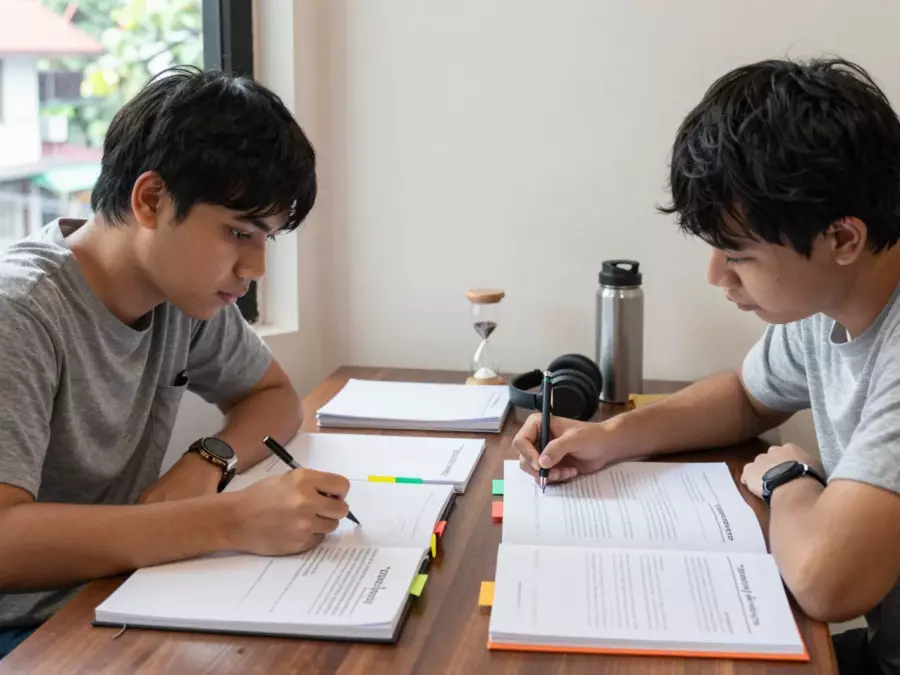 แผนเรียงความ IELTS Task 2 พร้อมการตรวจวิทยานิพนธ์และย่อหน้าเนื้อหา