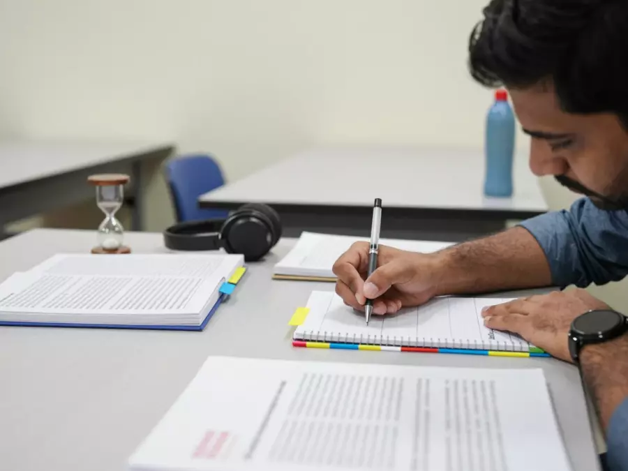 IELTS سیکھنے والے اسباق کے عنوانات کو بار بار اسکور لیک کرنے سے مماثل ہے۔