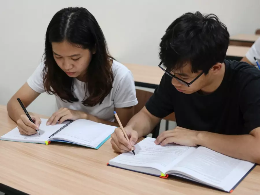 Sinh viên tạo công cụ theo dõi yêu cầu IELTS của trường đại học