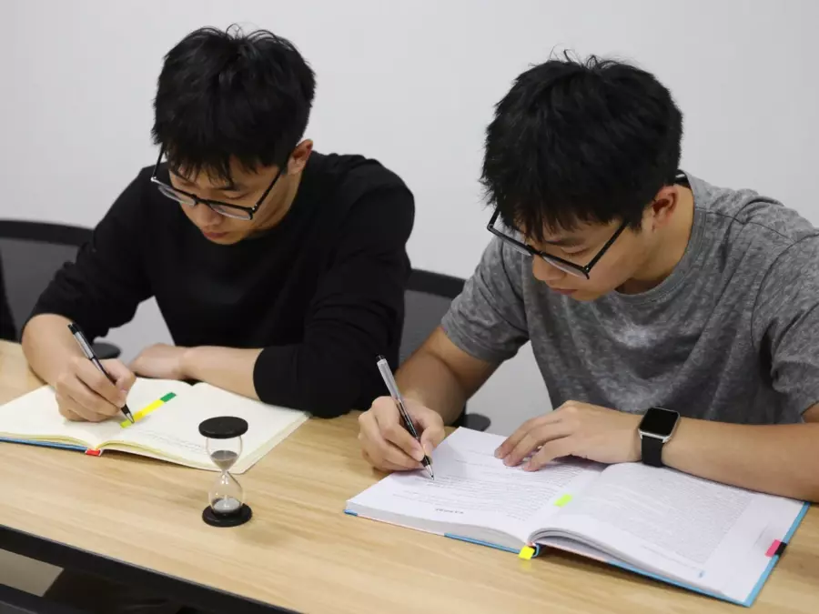雅思学习者将课程主题与重复的分数泄漏相匹配