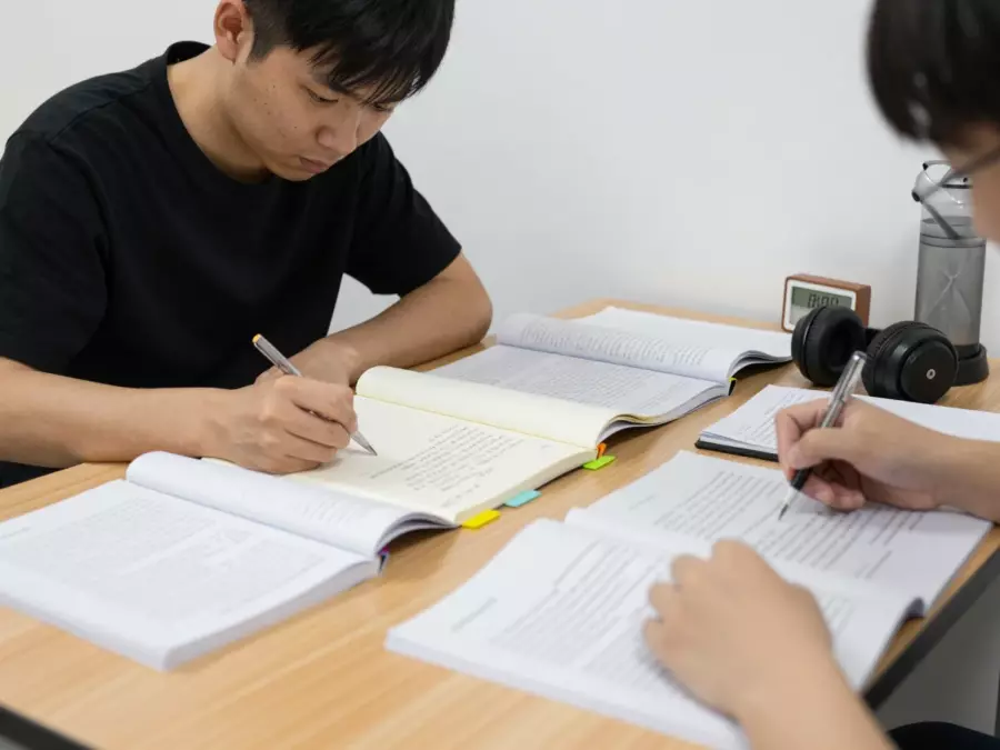 围绕雅思写作和口语提示卡排列的主题词汇群